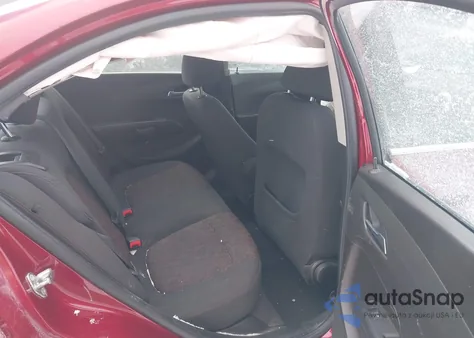 2017 Chevrolet Sonic Lt Auto z USA, uszkodzony, nr VIN 1G1JD5SH0H4155427